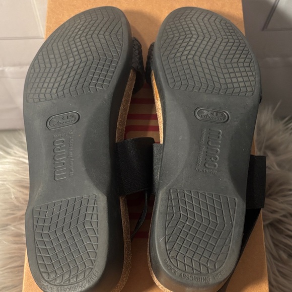 Munro Pisces Women's Black Woven Sandals, Size 10 - Picture 9 of 9